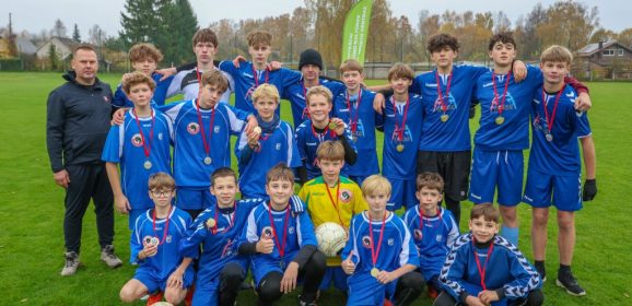 Anykščių raj. mokinių futbolo pirmenybėse – „vienuoliečių“ dominavimas (FOTO)