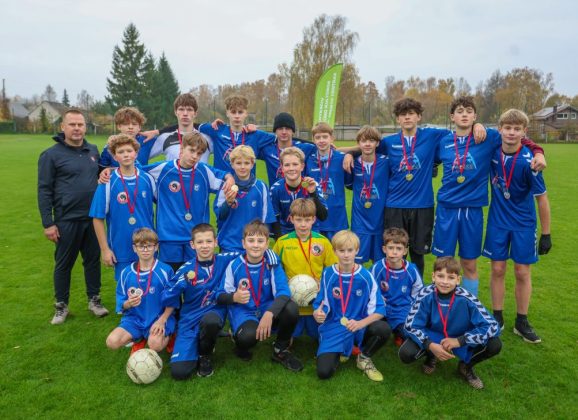 Anykščių raj. mokinių futbolo pirmenybėse – „vienuoliečių“ dominavimas (FOTO)