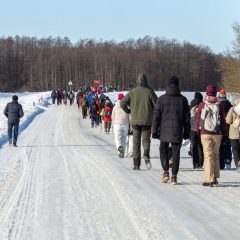 Šalta žiema – nebaisi: žygeiviai įveikė 10 km atstumą aplink Viešintų ežerą (FOTO)